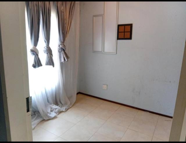 2 BEDROOM COMPLEX FOR SALE IN COMET